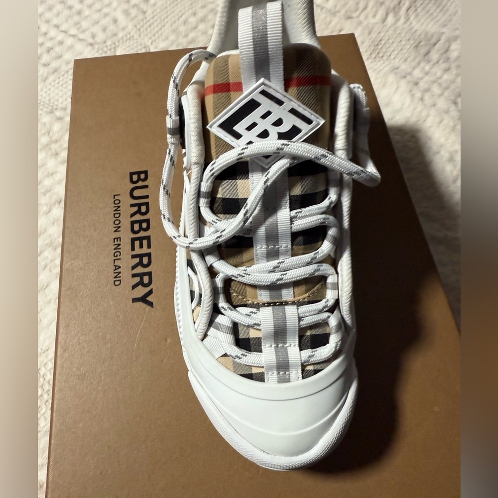 Burberry Kids Sneakers